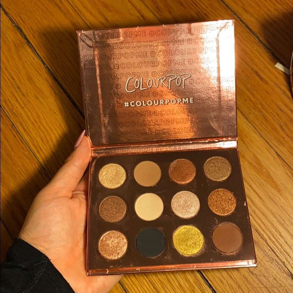 Eyeshadow palette Colourpop